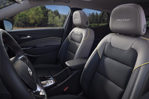 2024 Chevrolet trax crossover: ACTIV int2
